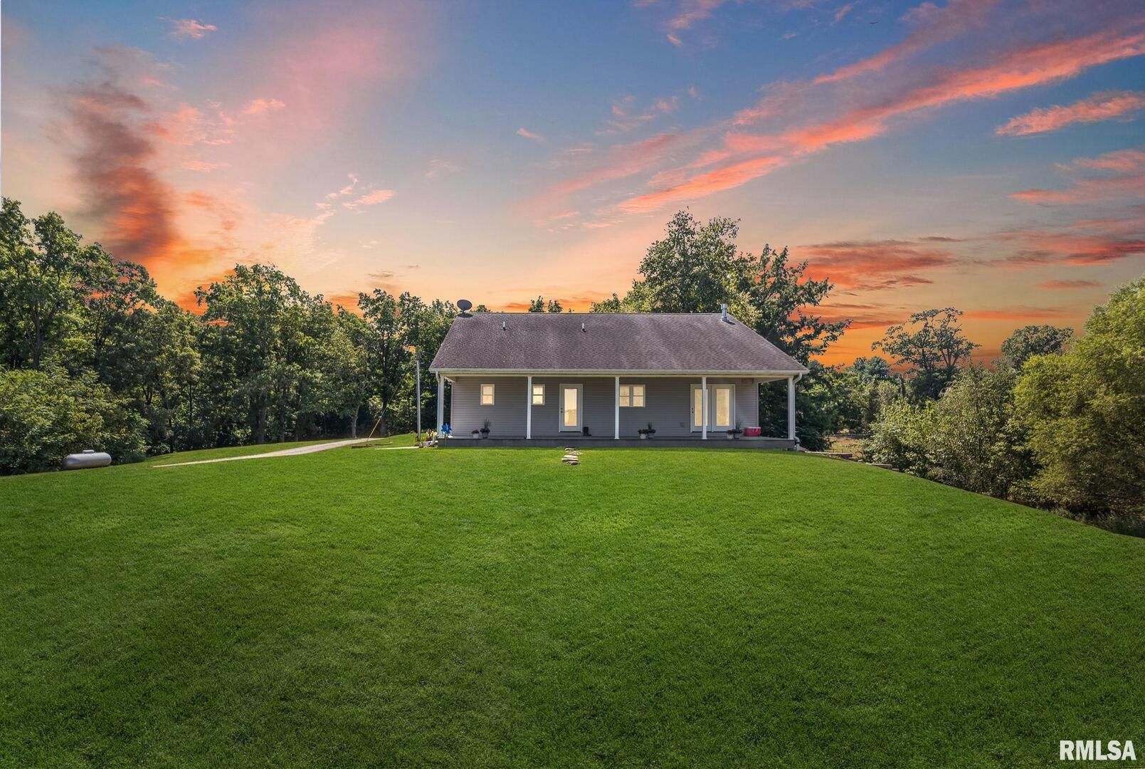 520 DEERFIELD Road — Walnut Hill, IL 62893