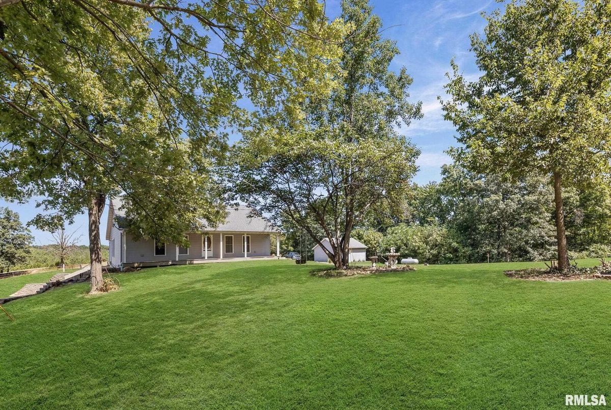 520 DEERFIELD Road, Walnut Hill, IL 62893