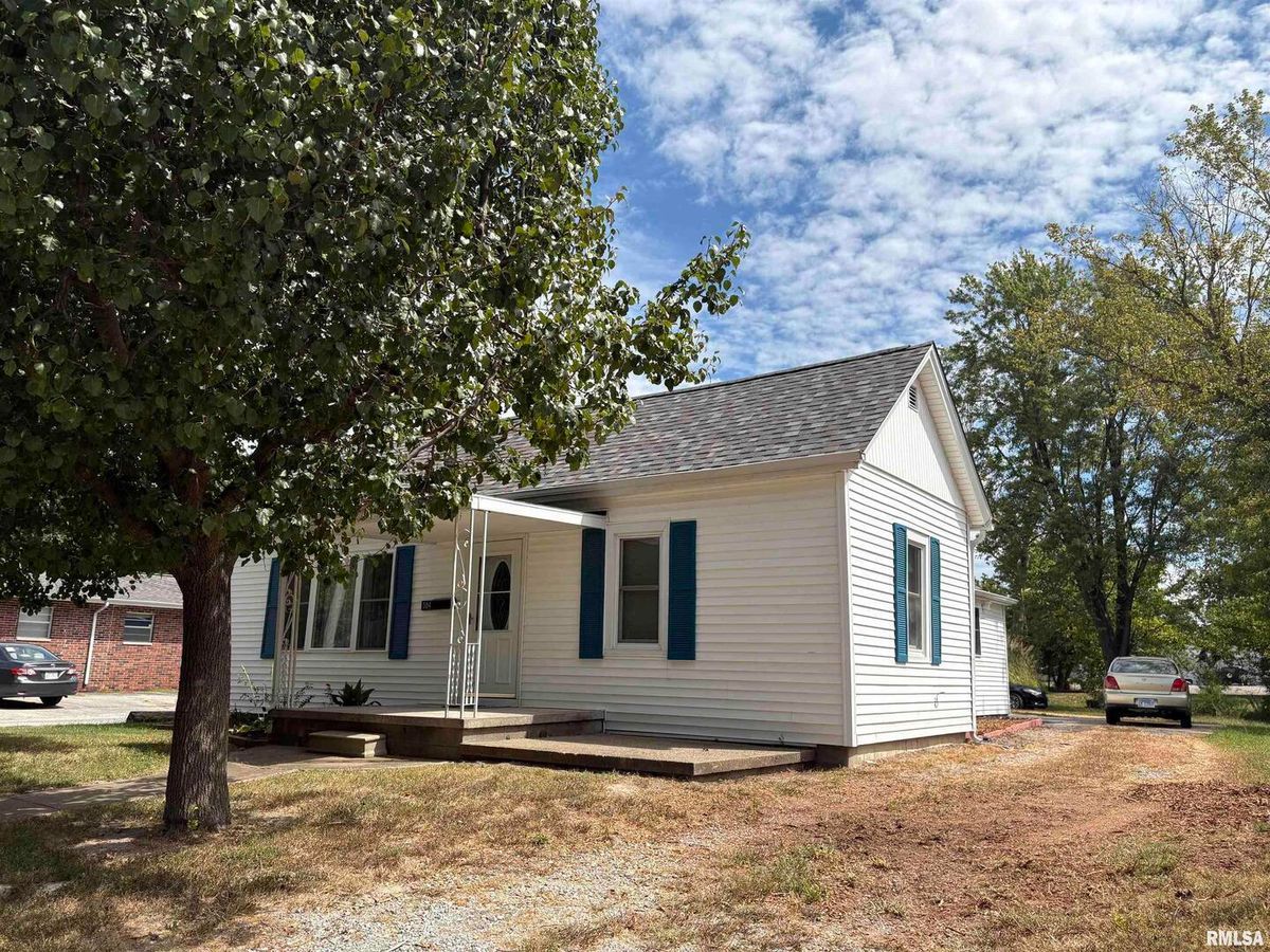 504 MULBERRY Street, Carterville, IL 62918