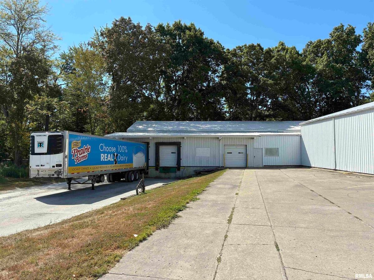 721 E IL Hwy 15 Highway, Mt Vernon, IL 62864