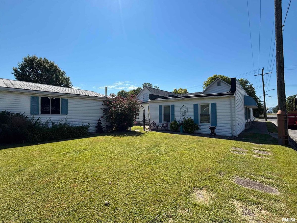 203 E 4TH Street, Brookport, IL 62910