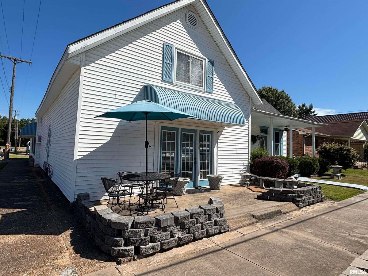 203 E 4TH Street, Brookport, IL 62910