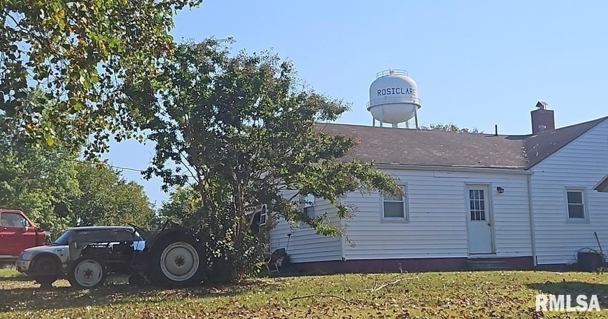 557 3RD Street, Rosiclare, IL 62982