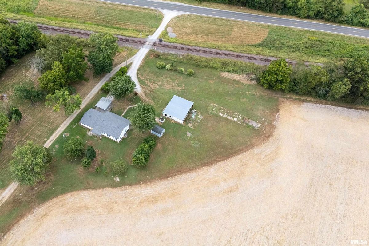 53 Private Road Road, Desoto, IL 62924