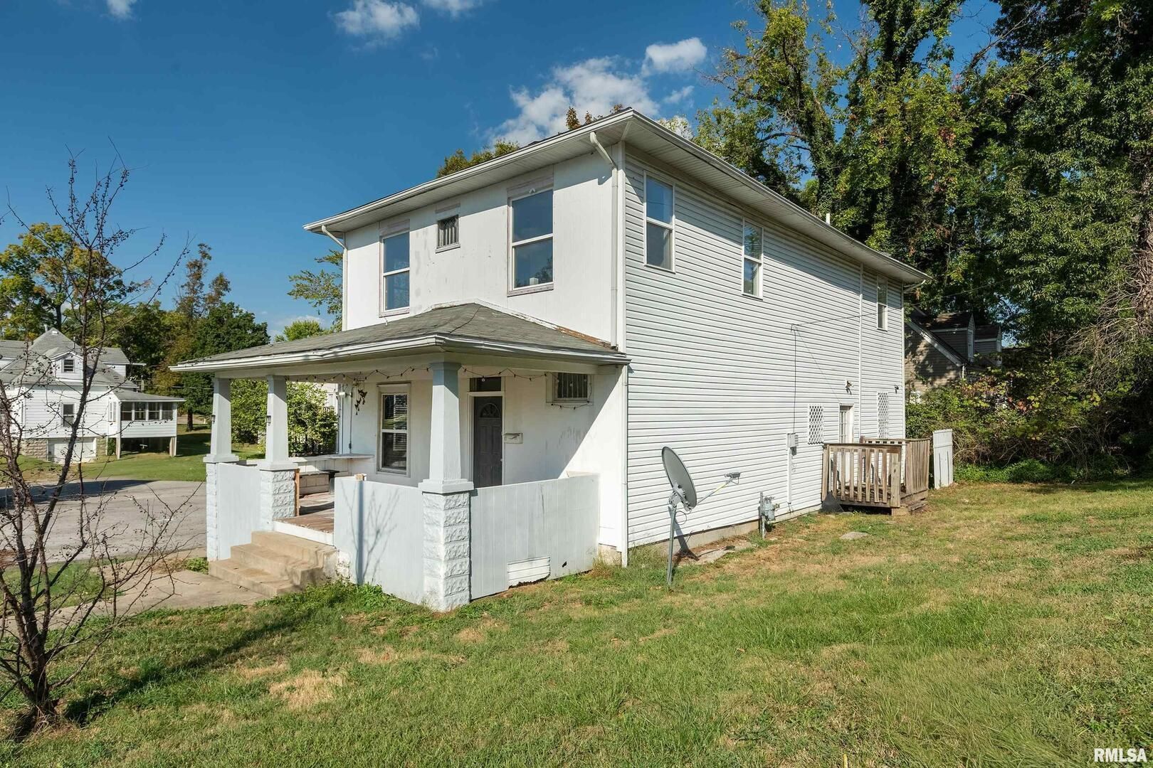 609 S Poplar Street — Carbondale, IL 62901