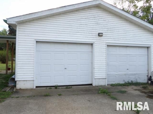 205 W WASHINGTON Street, Carrier Mills, IL 62917