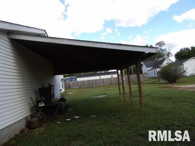 205 W WASHINGTON Street, Carrier Mills, IL 62917