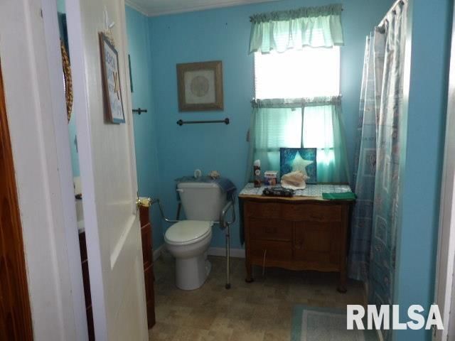 205 W WASHINGTON Street, Carrier Mills, IL 62917