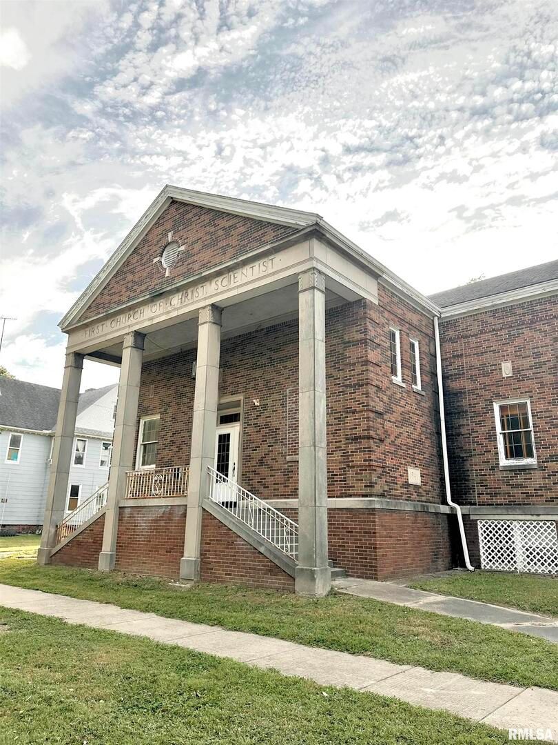 421 BROADWAY, Centralia, IL 62801