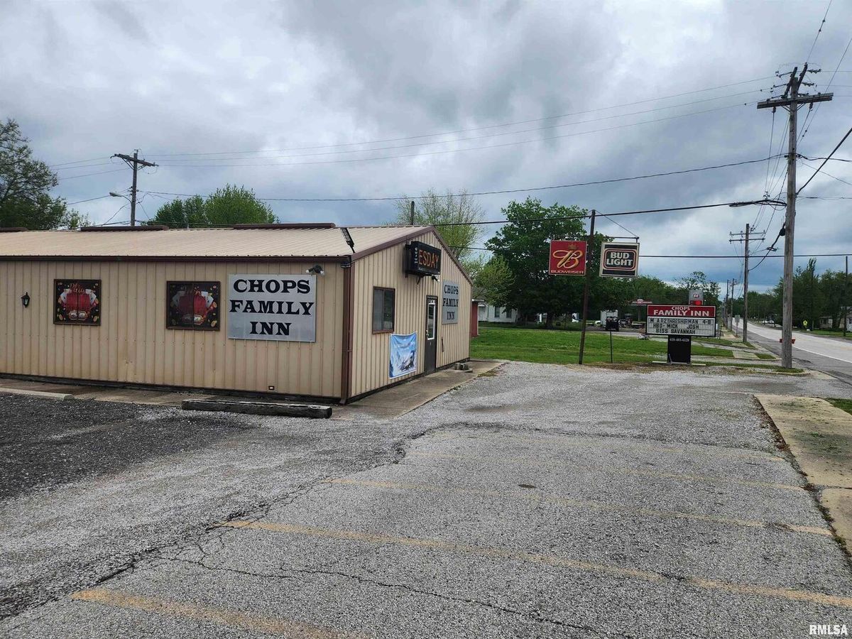 131 MAIN Street, Ashley, IL 62808