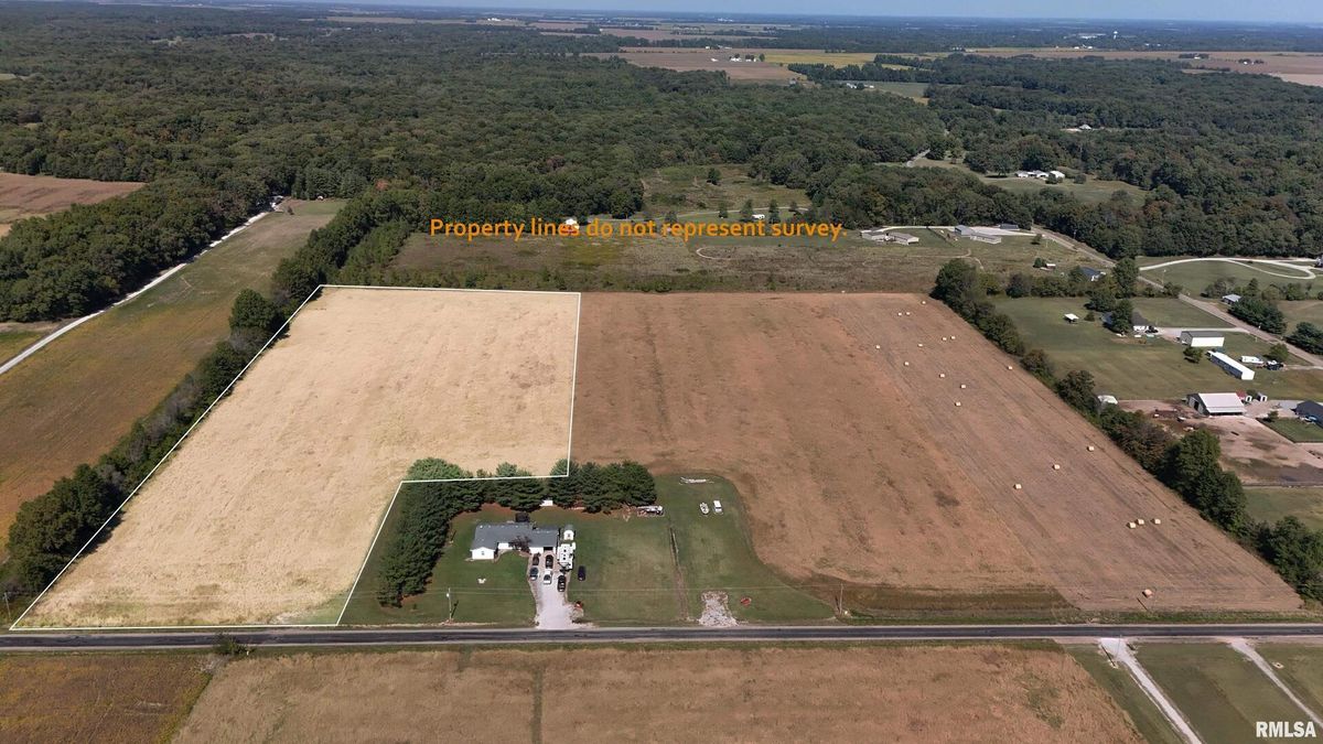 000 W COON CREEK Road, Flora, IL 62839