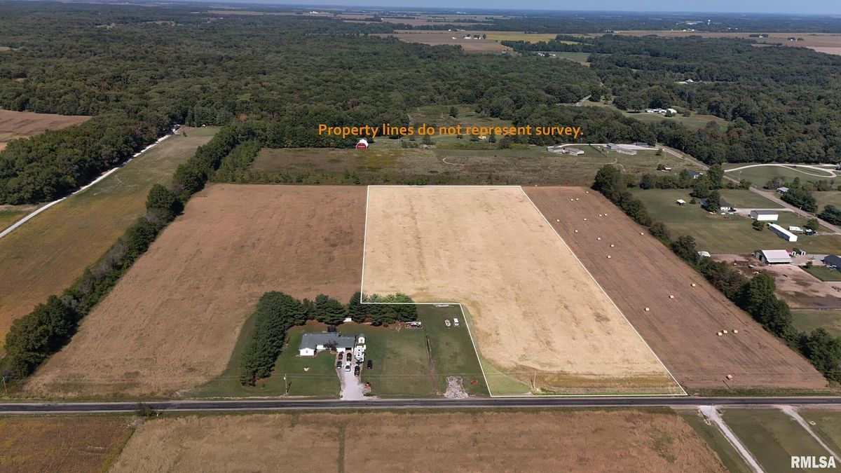 000 E COON CREEK Road, Flora, IL 62839