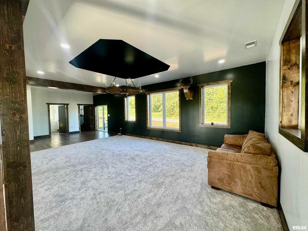 1934 County Road 315 E Road, Xenia, IL 62899