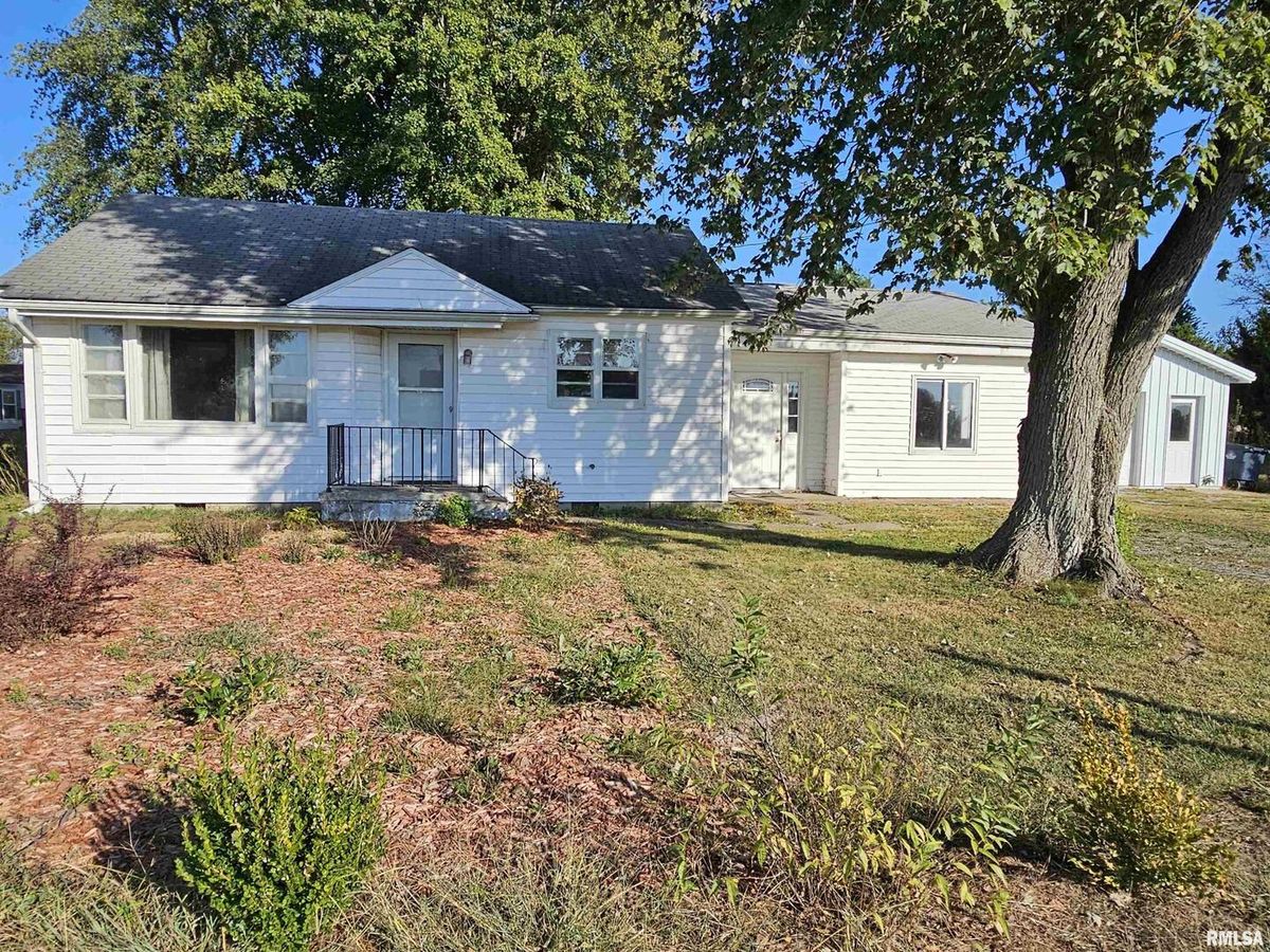 233 N US Hwy 45, Cisne, IL 62823