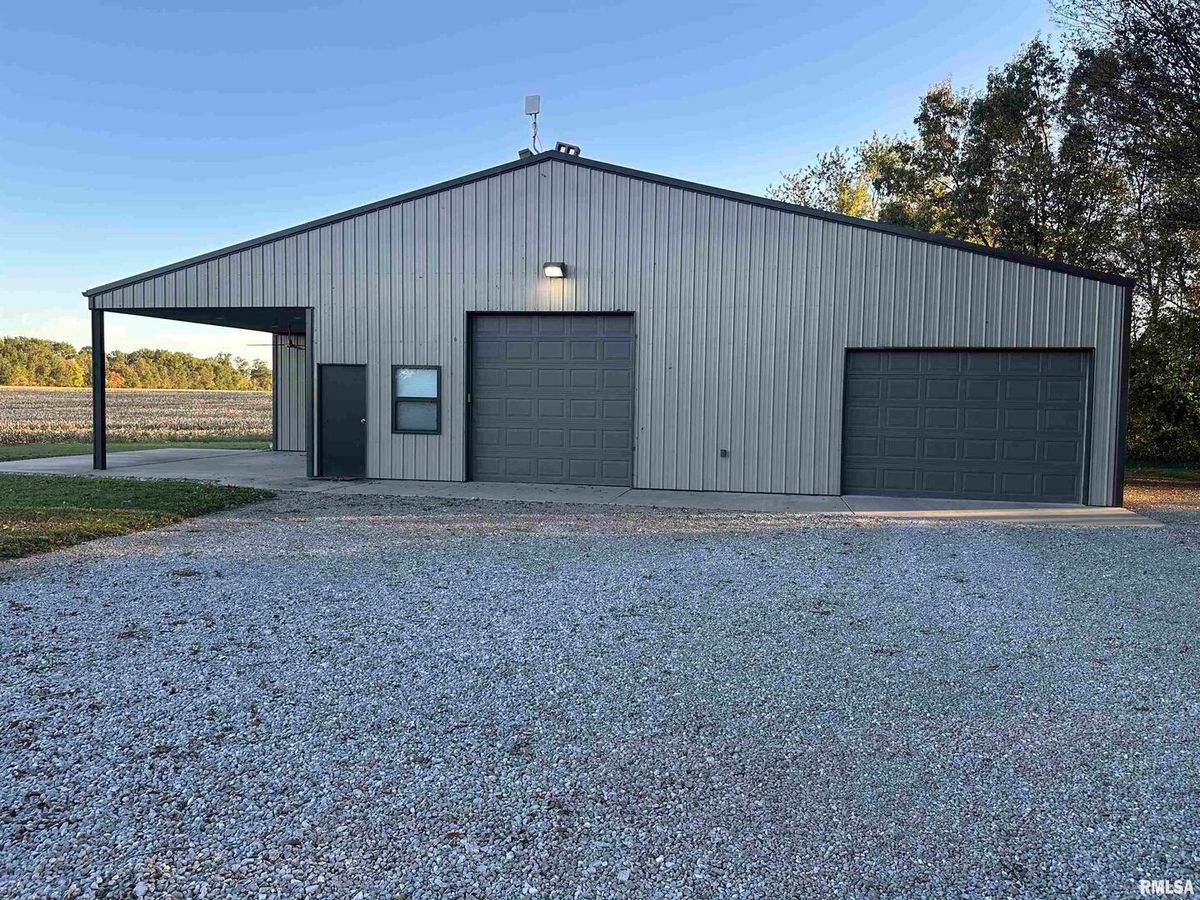 814 HYDE PARK Road, Royalton, IL 62983