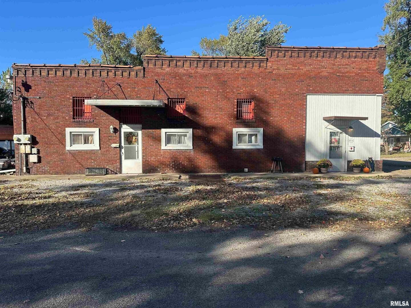 401 N DIVISION Street #A & B — Duquoin, IL 62832