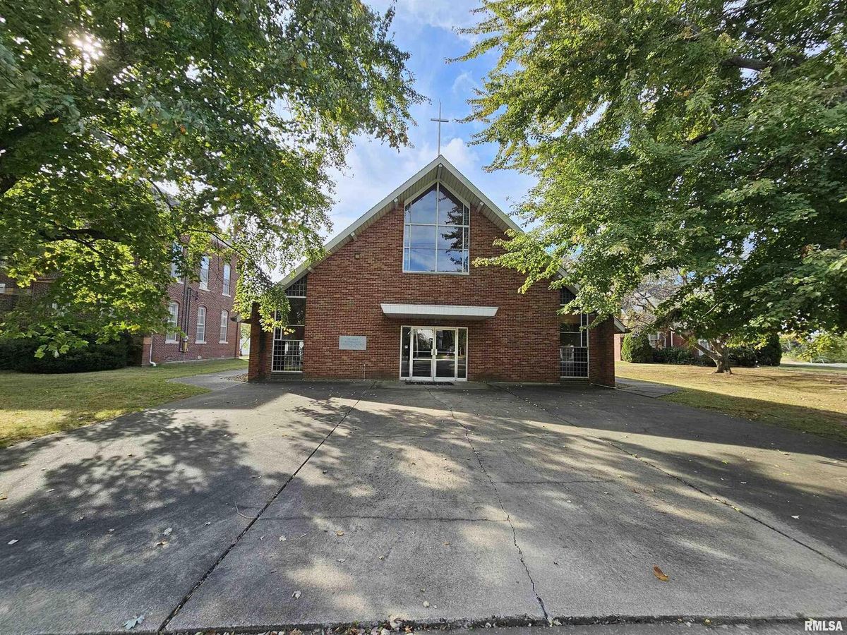 705 MAIN Street, Dahlgren, IL 62828