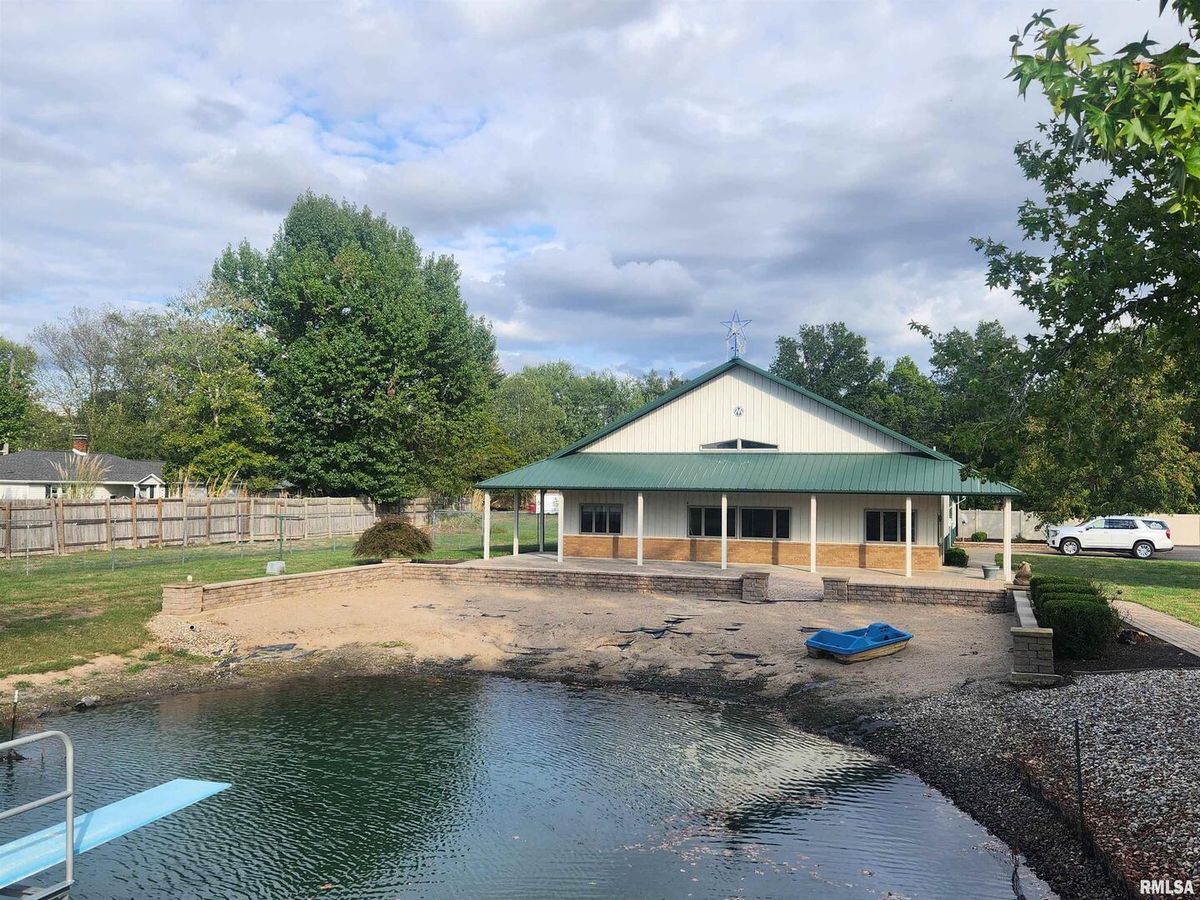 2878 Sunfield Road, Duquoin, IL 62832