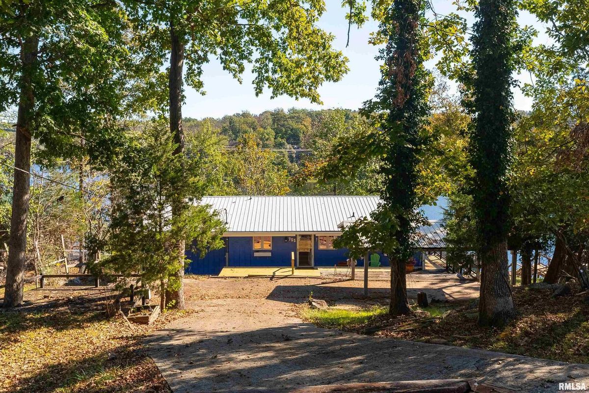 755 LAKESHORE Drive, Goreville, IL 62939