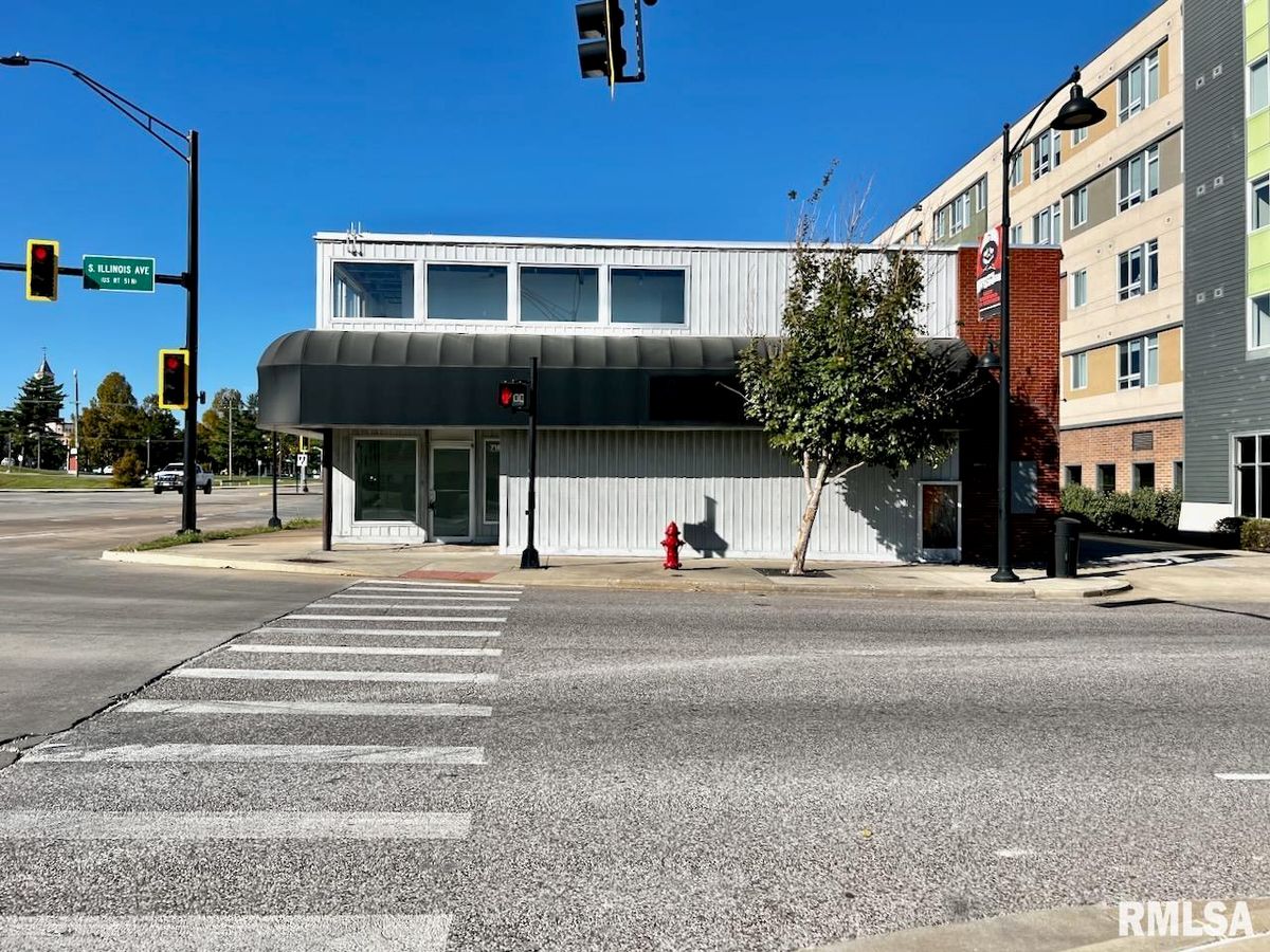 718 ILLINOIS Avenue, Carbondale, IL 62901