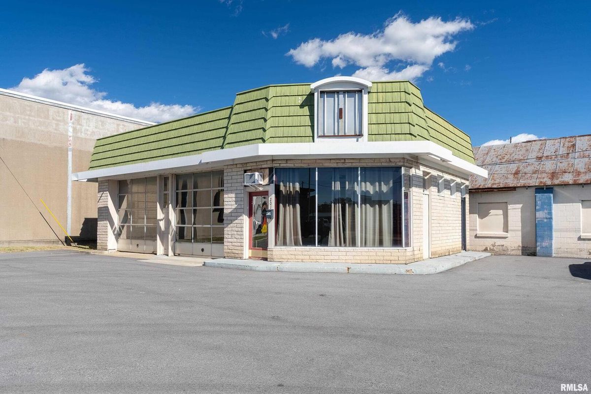 201 COURT Street, Marion, IL 62959