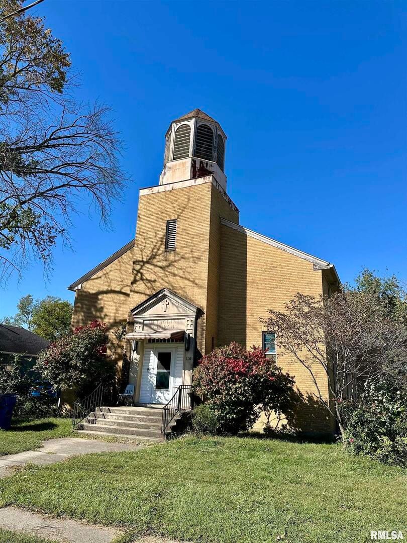 120 POPLAR Street, Noble, IL 62868