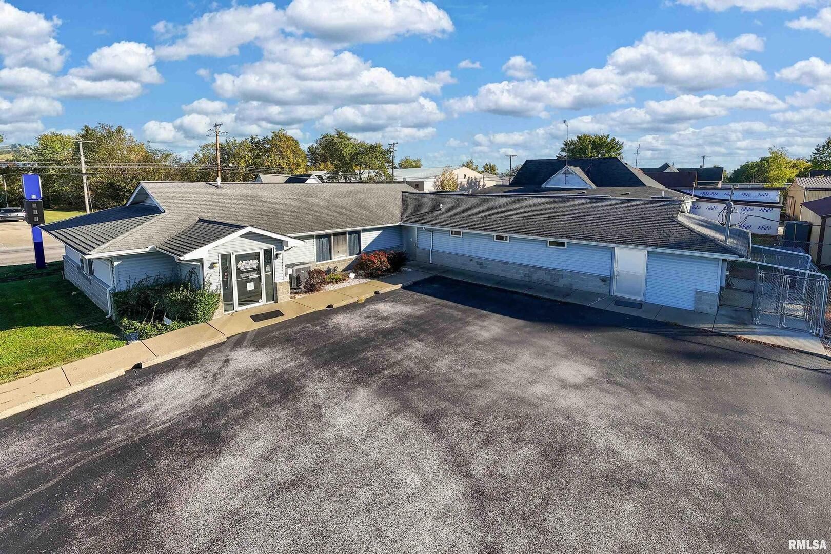 602 S COURT Street — Marion, IL 62959