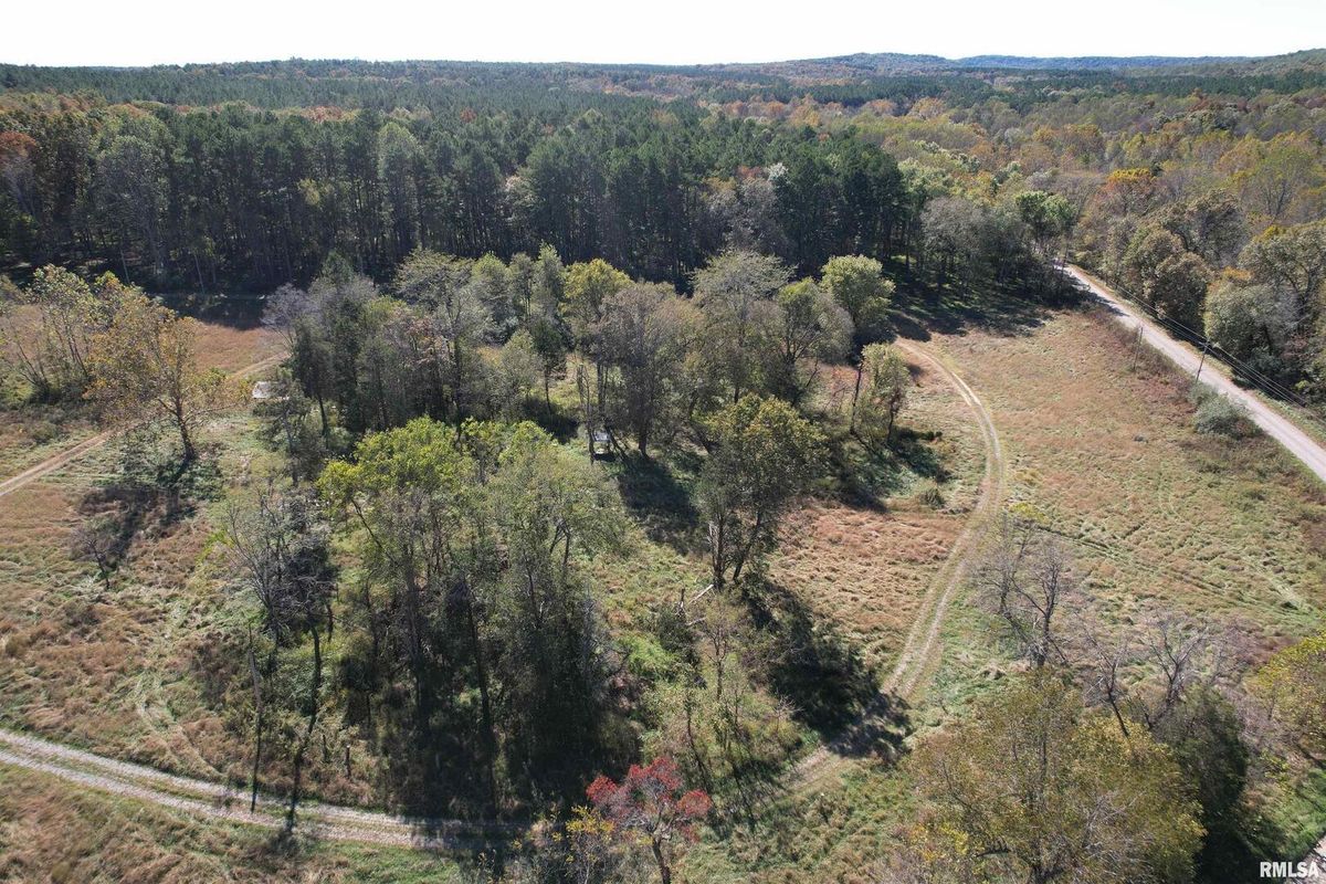 000 Lusk Road, Golconda, IL 62938