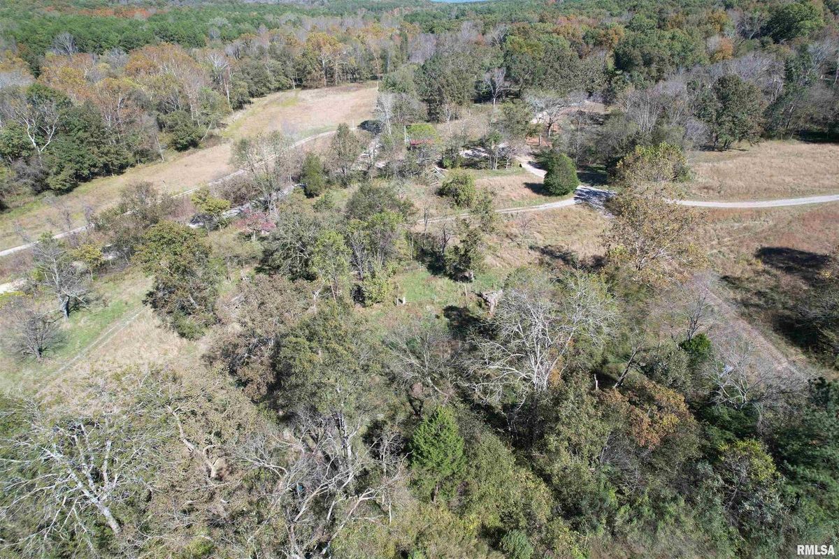 000 Lusk Road, Golconda, IL 62938