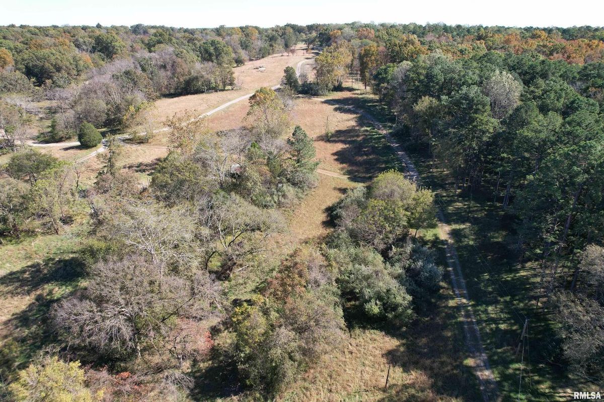 000 Lusk Road, Golconda, IL 62938