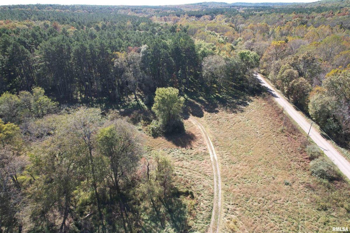 000 Lusk Road, Golconda, IL 62938