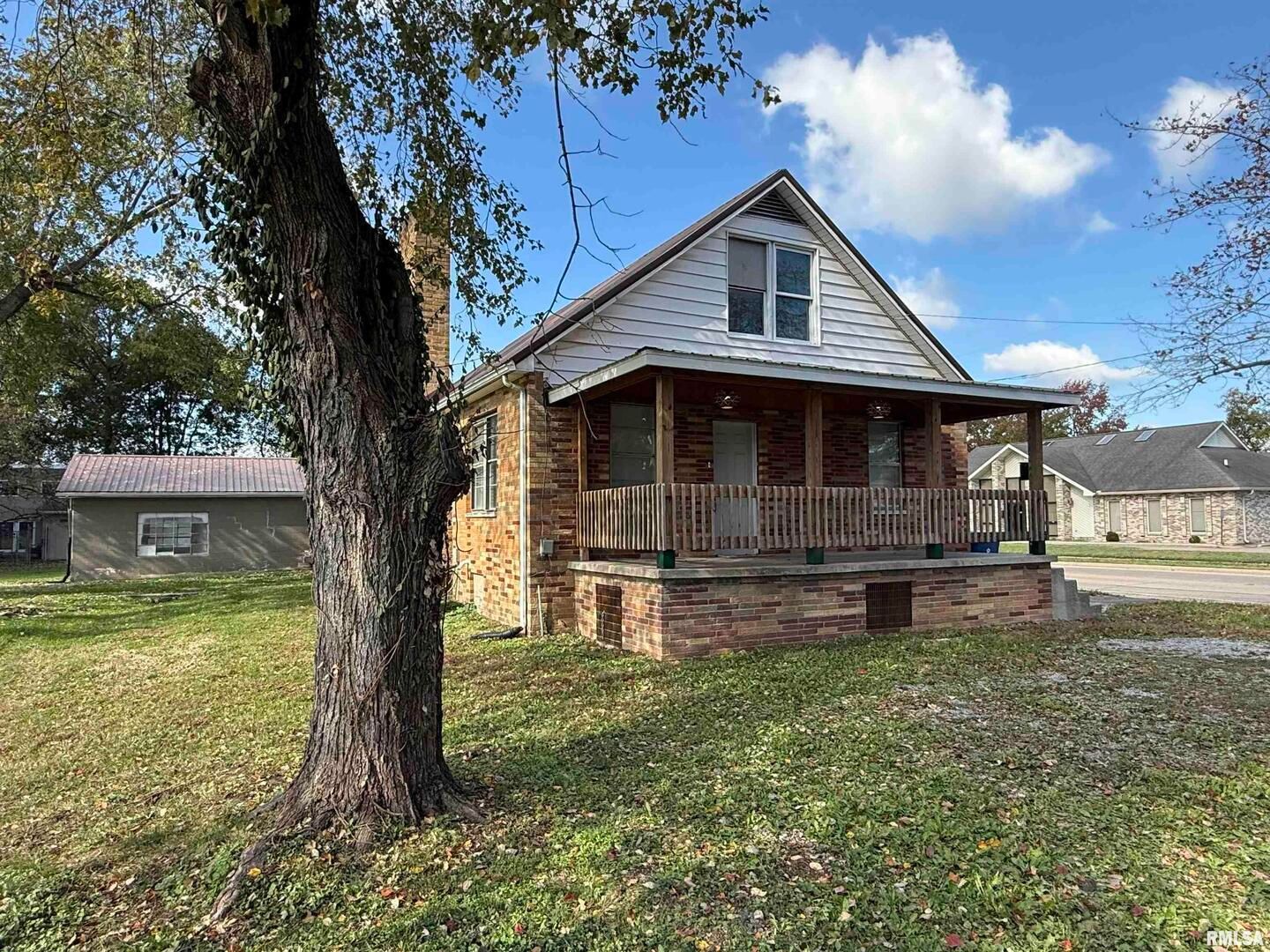 1103 W Boulevard St Street #A & B — Marion, IL 62959