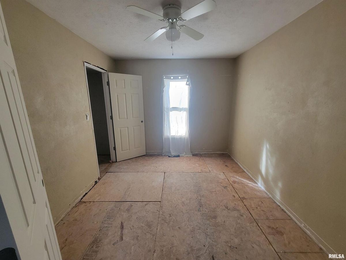 208 WASHINGTON Street, Hurst, IL 62949