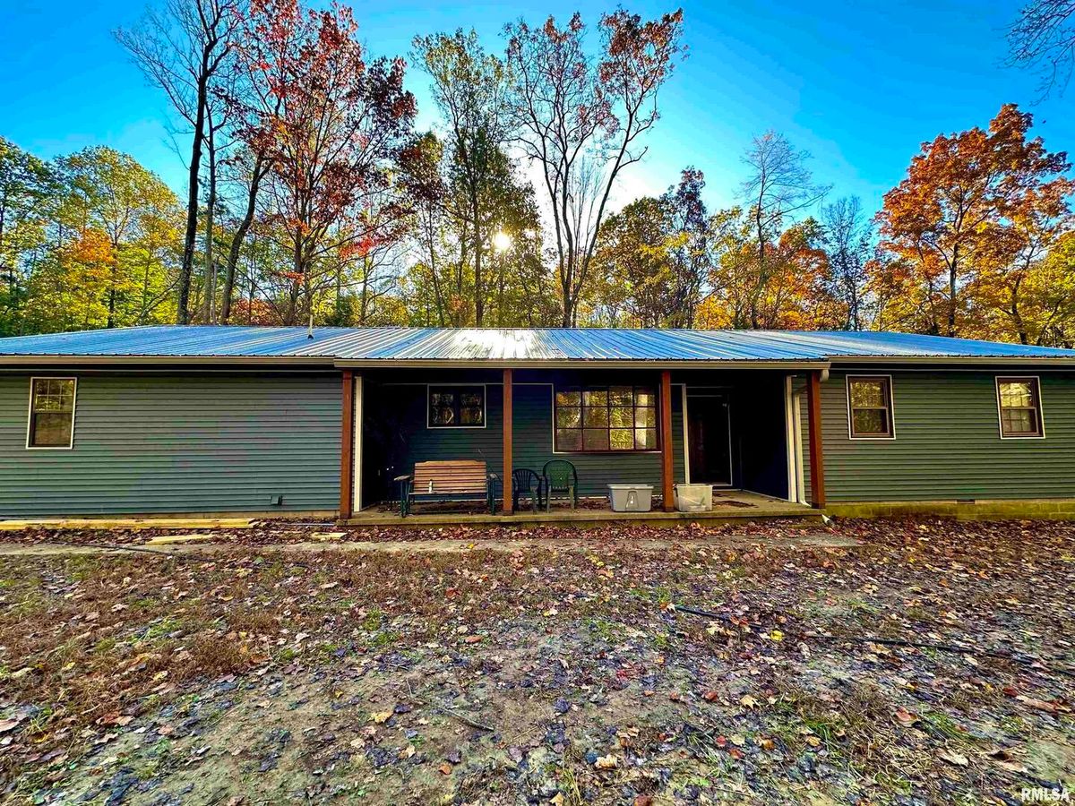 718 Karbers Ridge Road, Elizabethtown, IL 62931