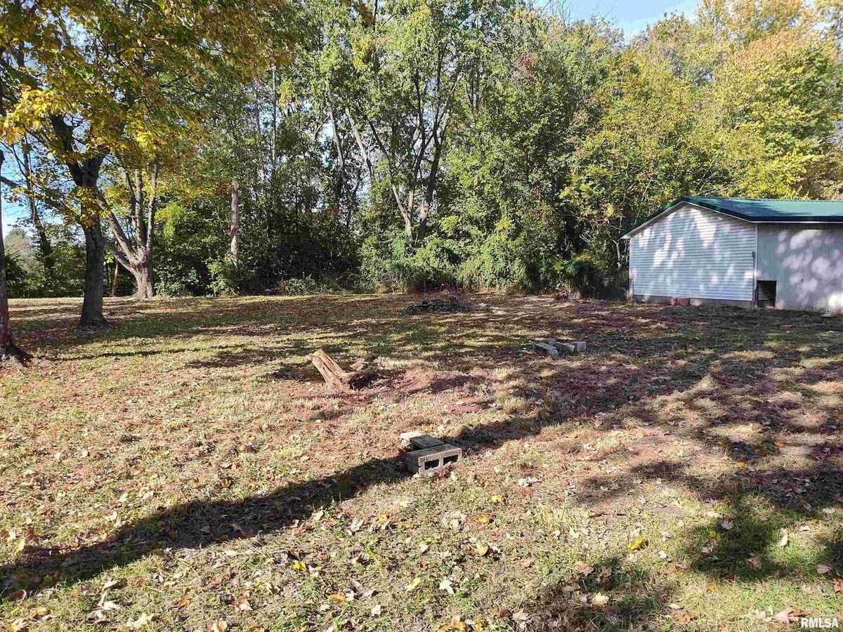 1207 SW 6TH Street, Fairfield, IL 62837