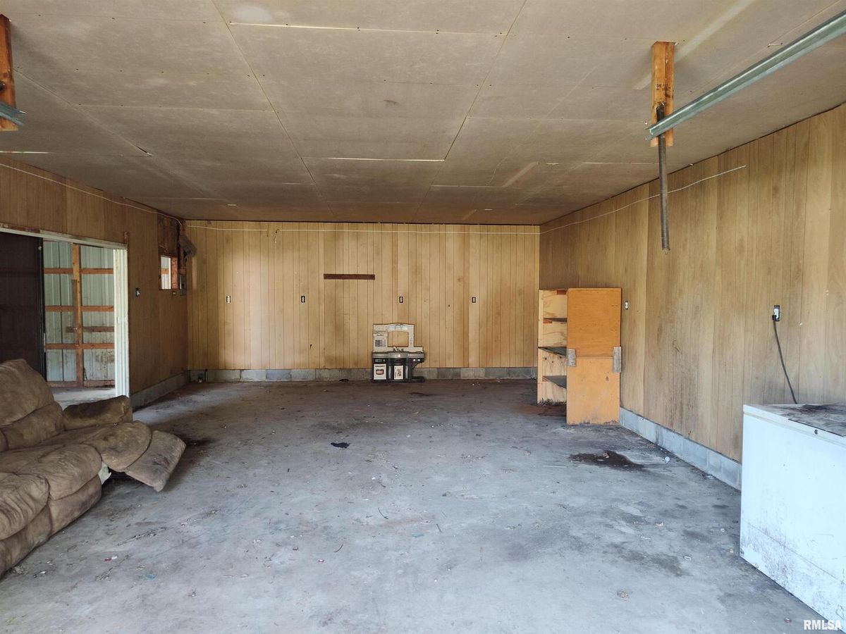 1207 SW 6TH Street, Fairfield, IL 62837