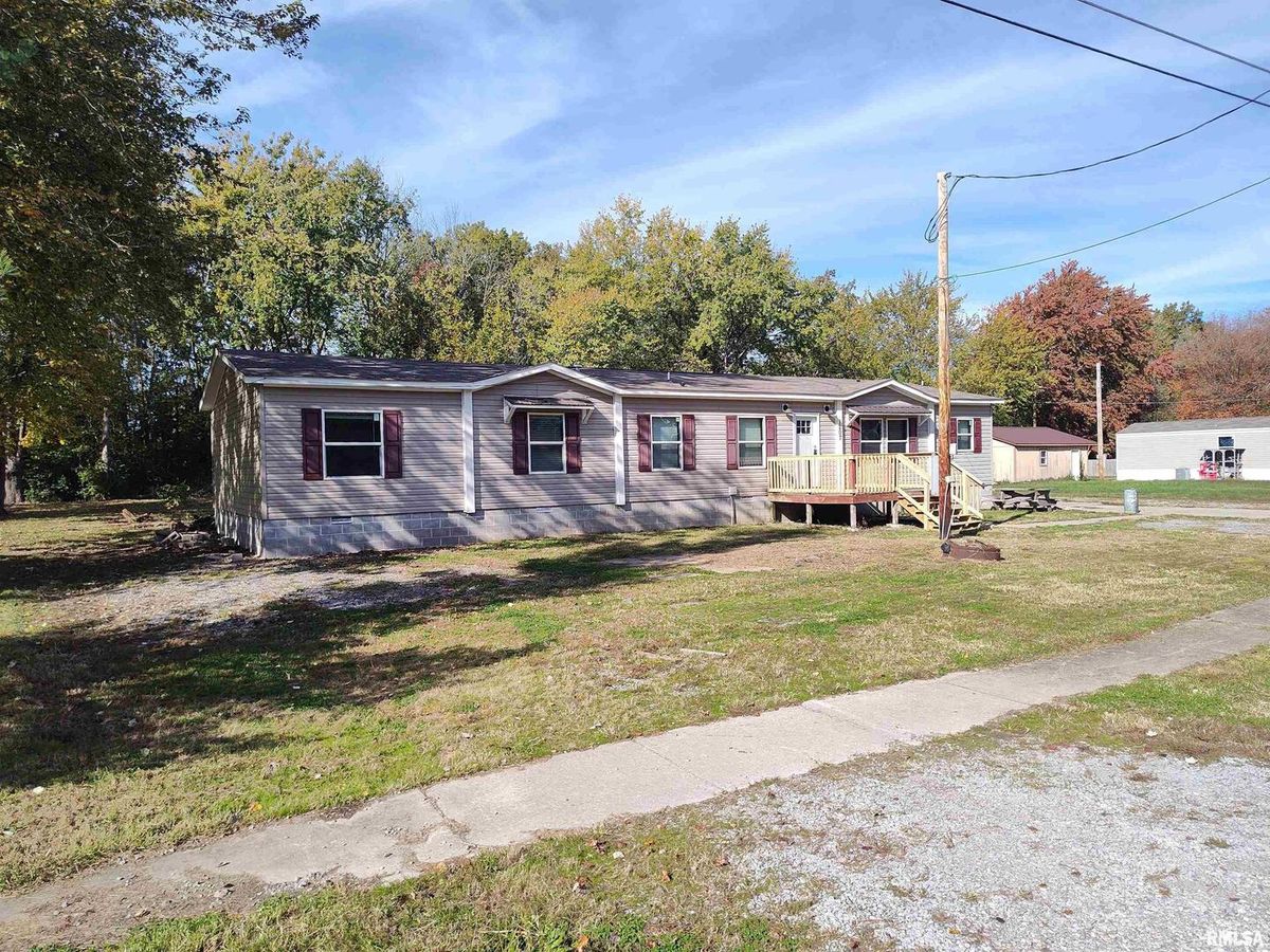 1207 6TH Street, Fairfield, IL 62837