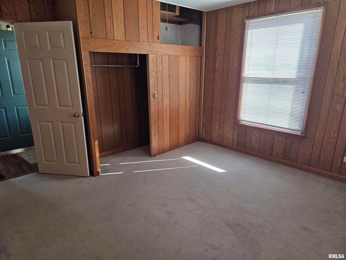 208 W CHERRY Street, Springerton, IL 62887