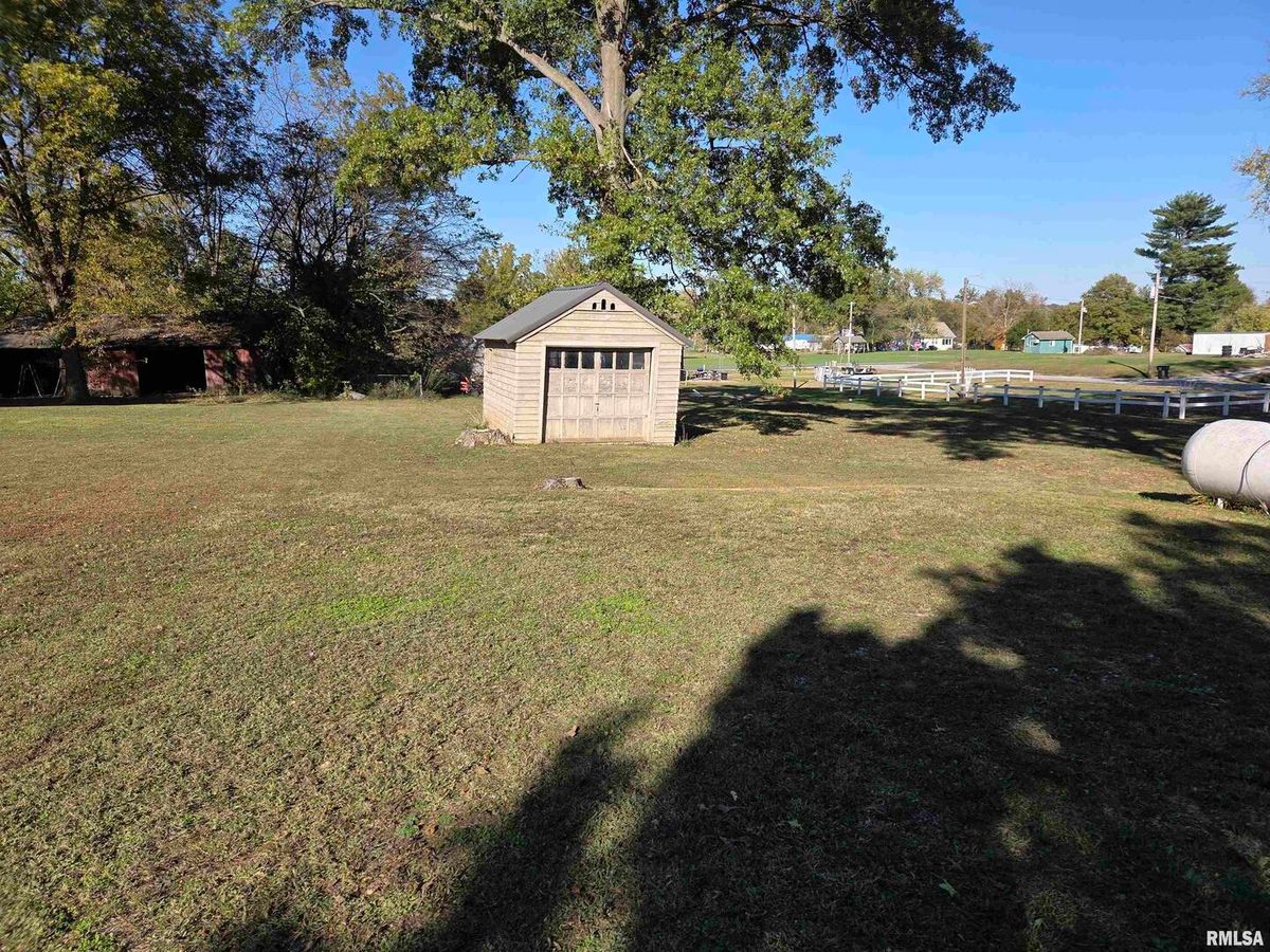 208 W CHERRY Street, Springerton, IL 62887