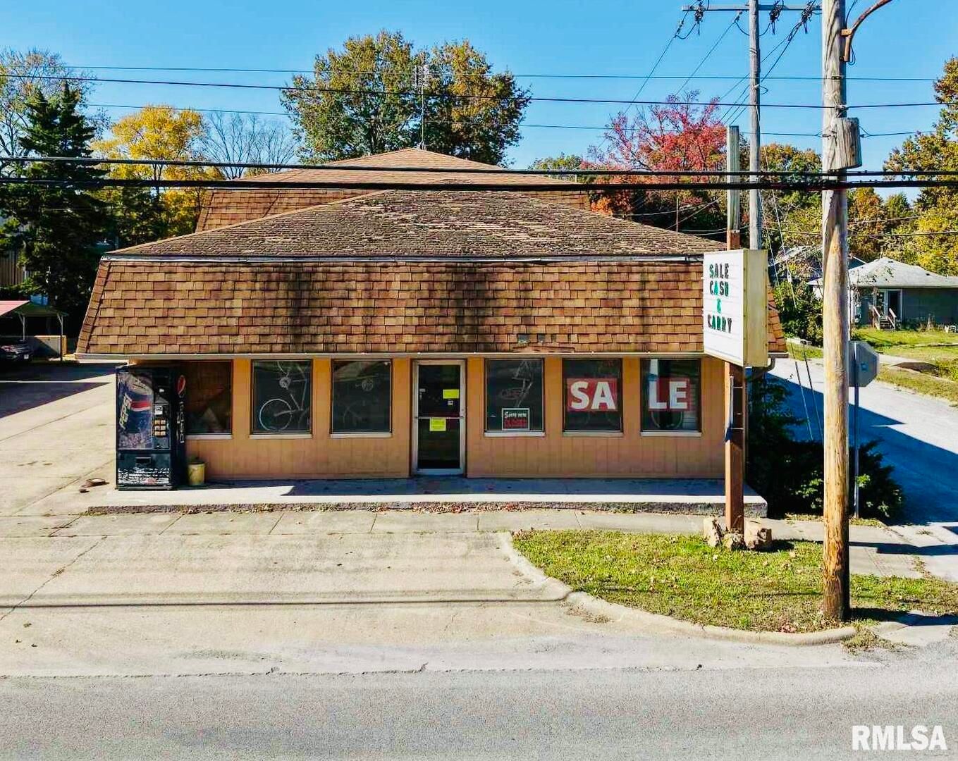 1103 N MAIN Street — Benton, IL 62812