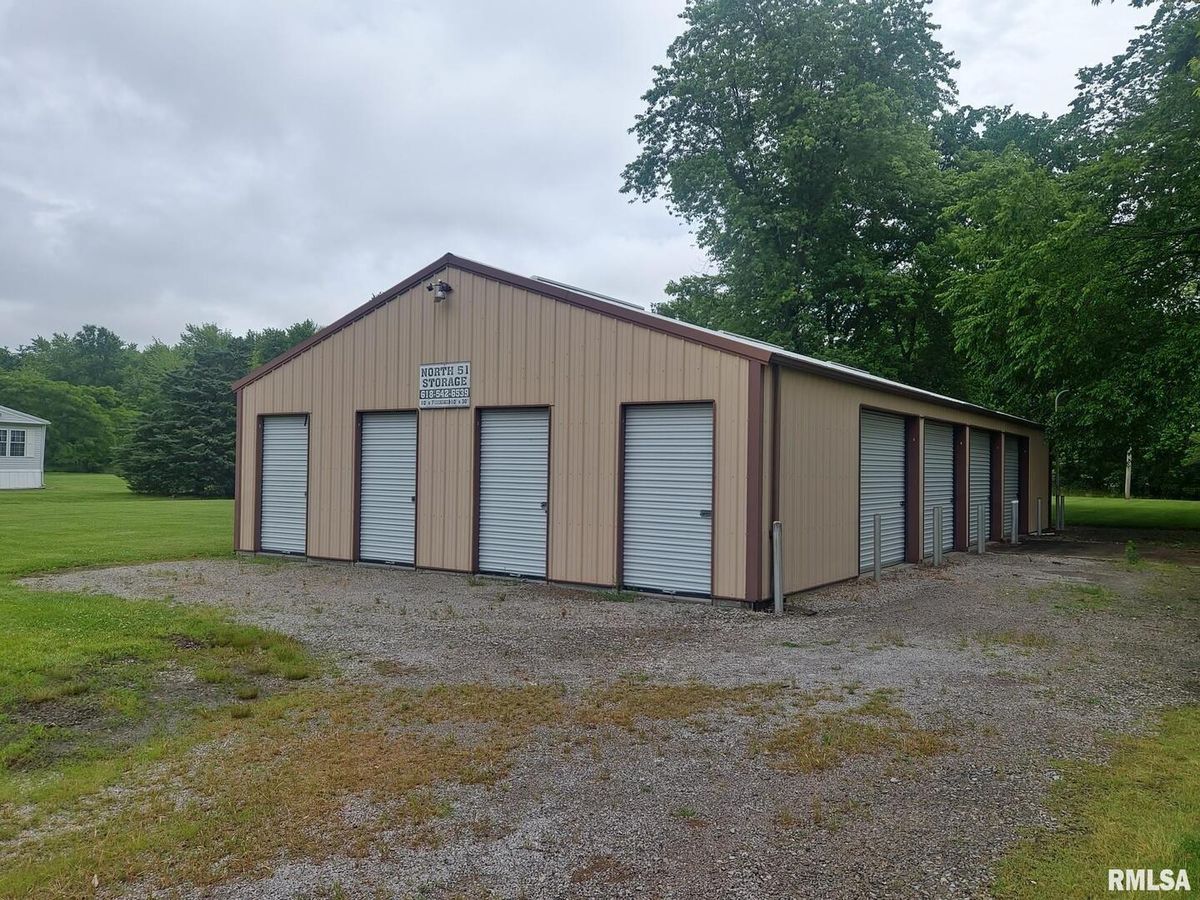 3536 US ROUTE 51 Highway, Duquoin, IL 62832