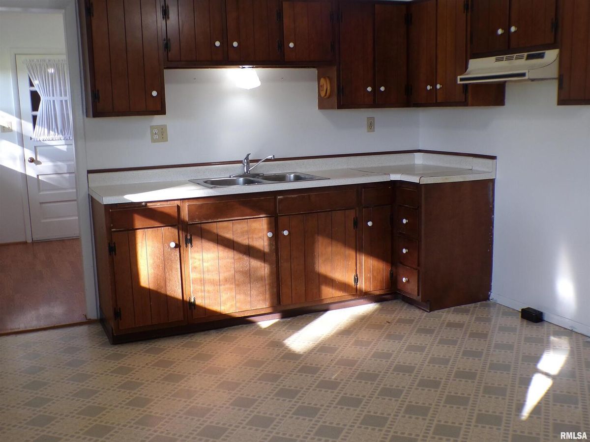 1117 Puxico Road, Percy, IL 62272