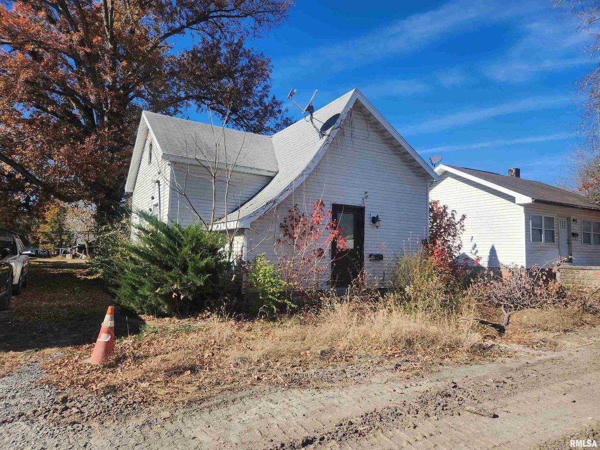 113 HICKORY Street, Duquoin, IL 62274
