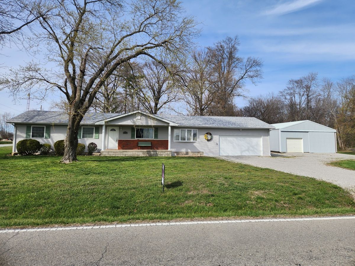 15766 Tilton Road, Ina, IL 62846