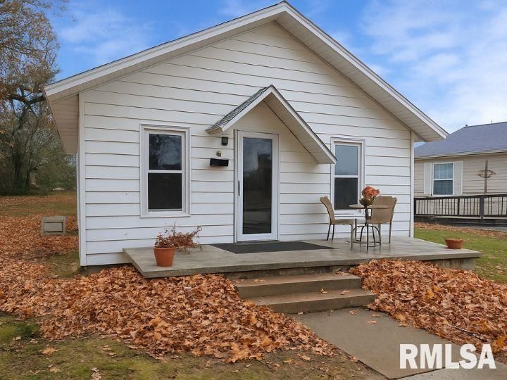 511 SHELBY Street, Salem, IL 62881