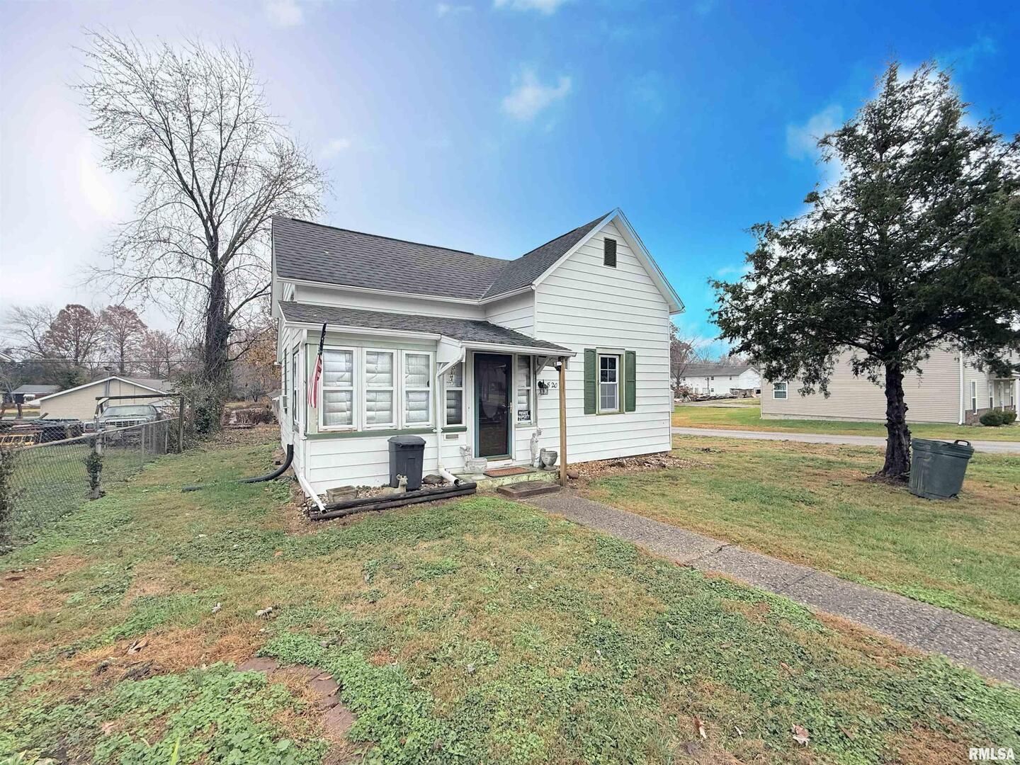 820 S 10th St Street — Herrin, IL 62948