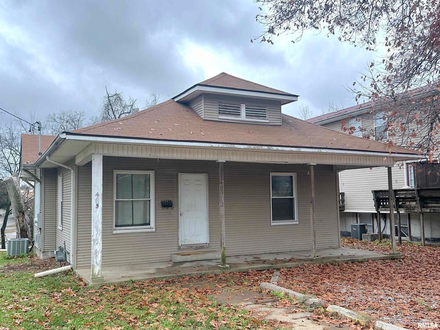 405 W COLLEGE Street — Carbondale, IL 62901