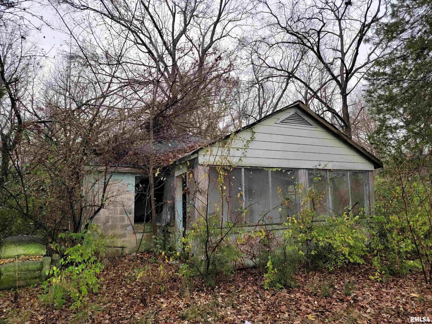 947 E COLE Street — Duquoin, IL 62832