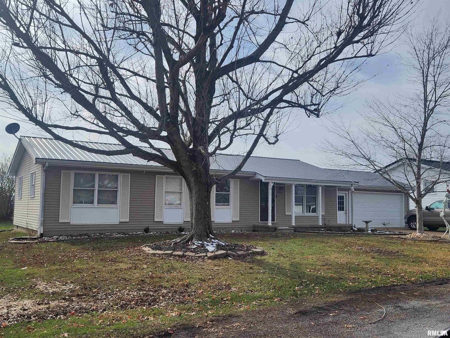 904 S Sunset Terrace Drive — Pinckneyville, IL 62274