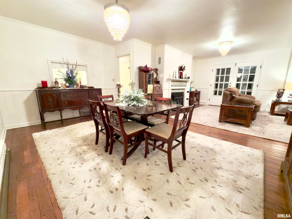 3831 E STATE Highway, Shumway, IL 62461